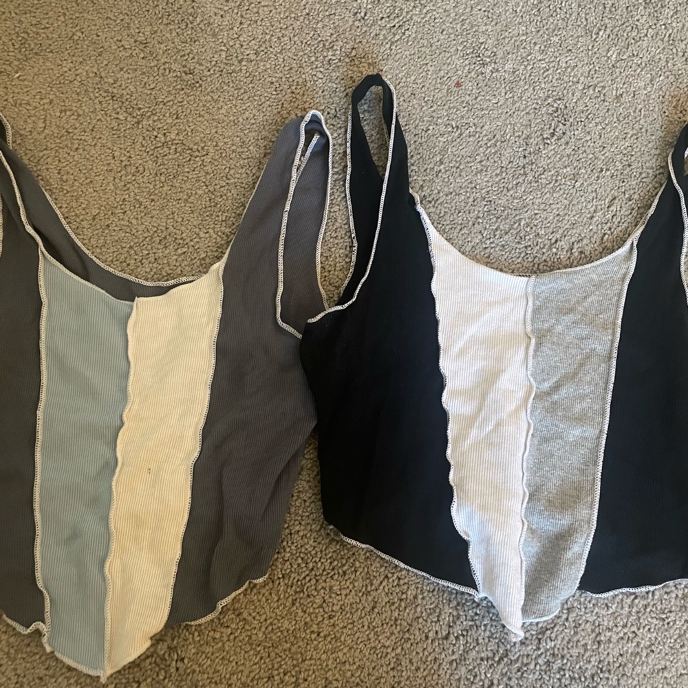 Hollister Crop Tanks (L)